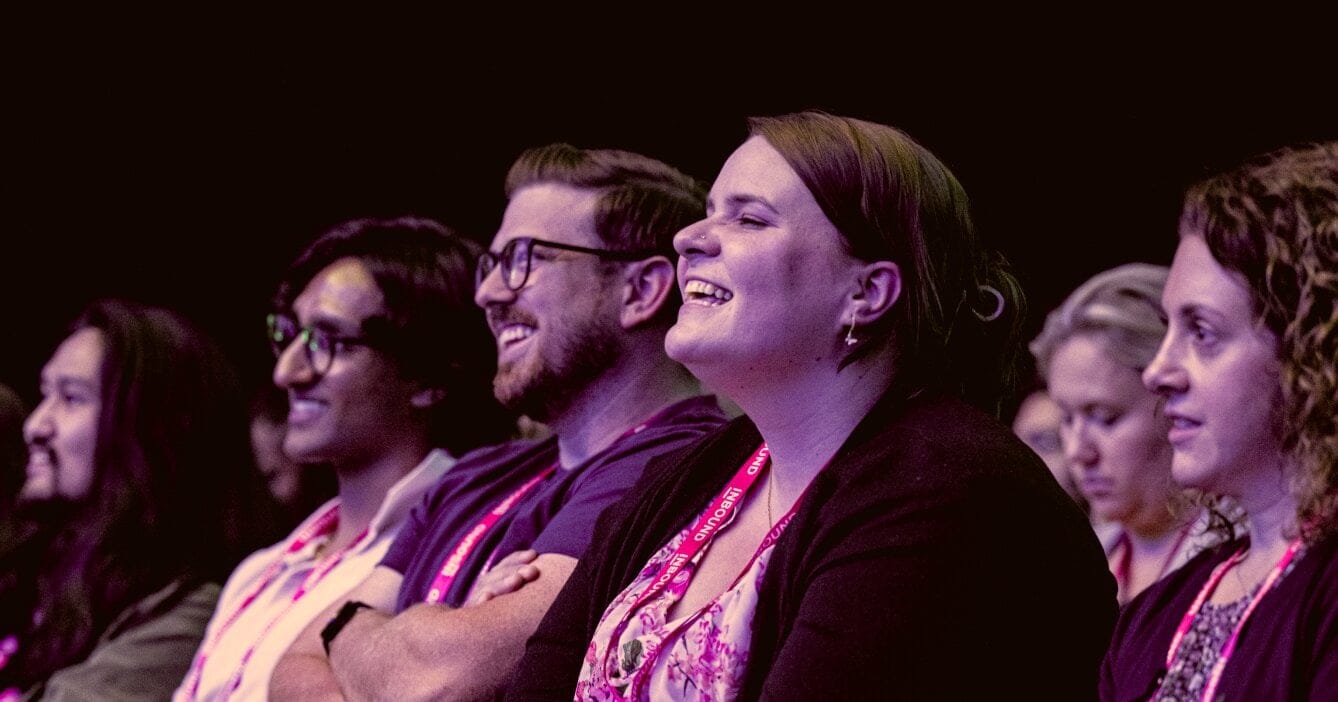 An image showing friendly, happy people at the Inbound conference.