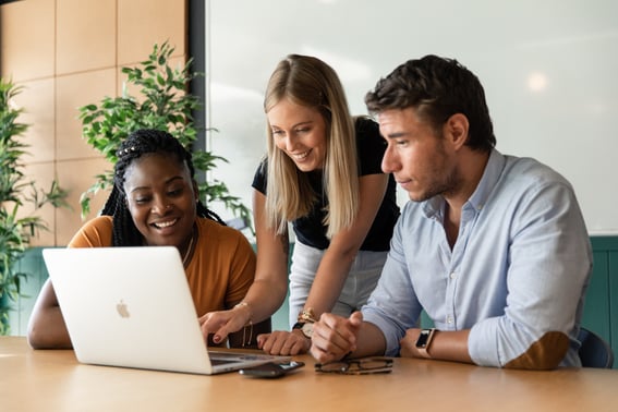 team bucht einen gemeinsames meeting