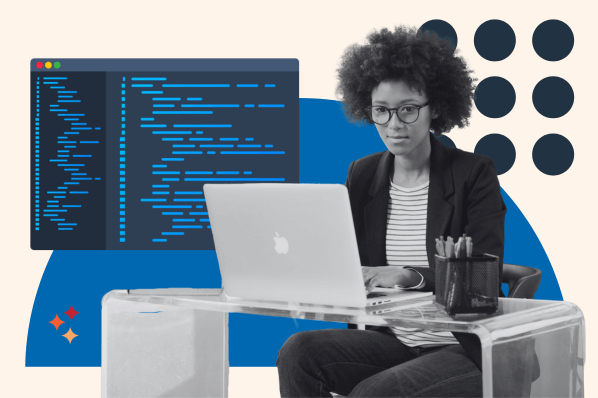 Programmiererin informiert sich über HTML-Editoren am Laptop